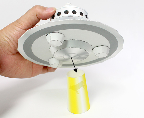 22 - UFO Paper craft