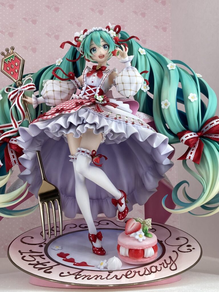 strawberi miku - Strawberry Miku Papercraft