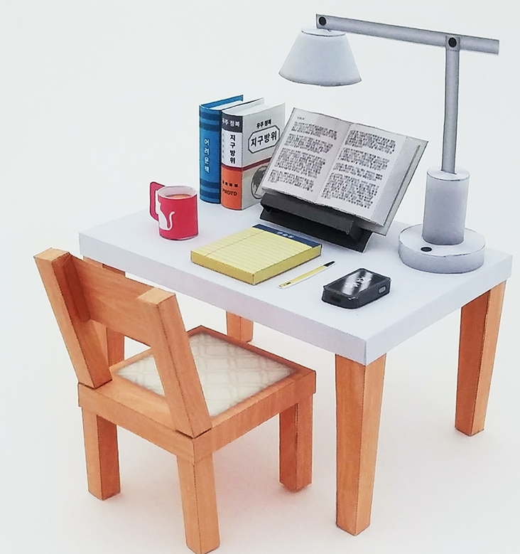 study table - Study Desk Papercraft