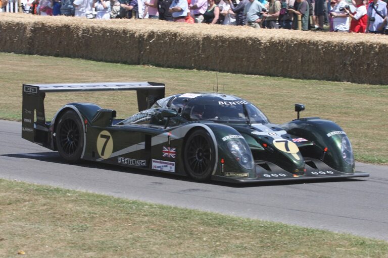  Bentley Speed 8 Race Car Papercraft
